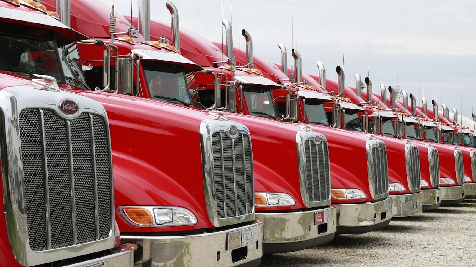 Buying a New Semi Truck vs. Used – The Pros and Cons